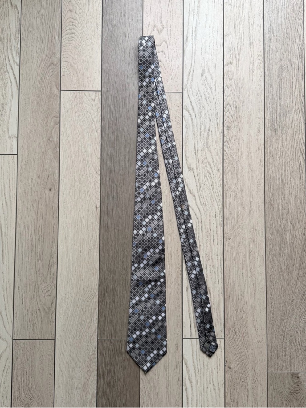 Alexander Julian Gray Tie with Blue Accent Diamond Pattern